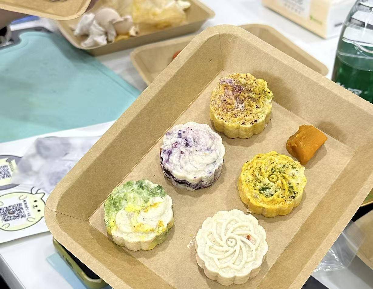 物月饼热销还可量身定制有商家一周内售出上千枚不朽情缘登录入口“毛孩子”也过中秋!成都宠(图1) 物月饼热销还可量身定制有商家一周内售出上千枚不朽情缘登录入口“毛孩子”也过中秋!成都宠(图1)